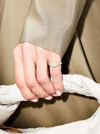 THE MAIA PINKY RING 'C',RENVI,WHITE GOLD,Image 2