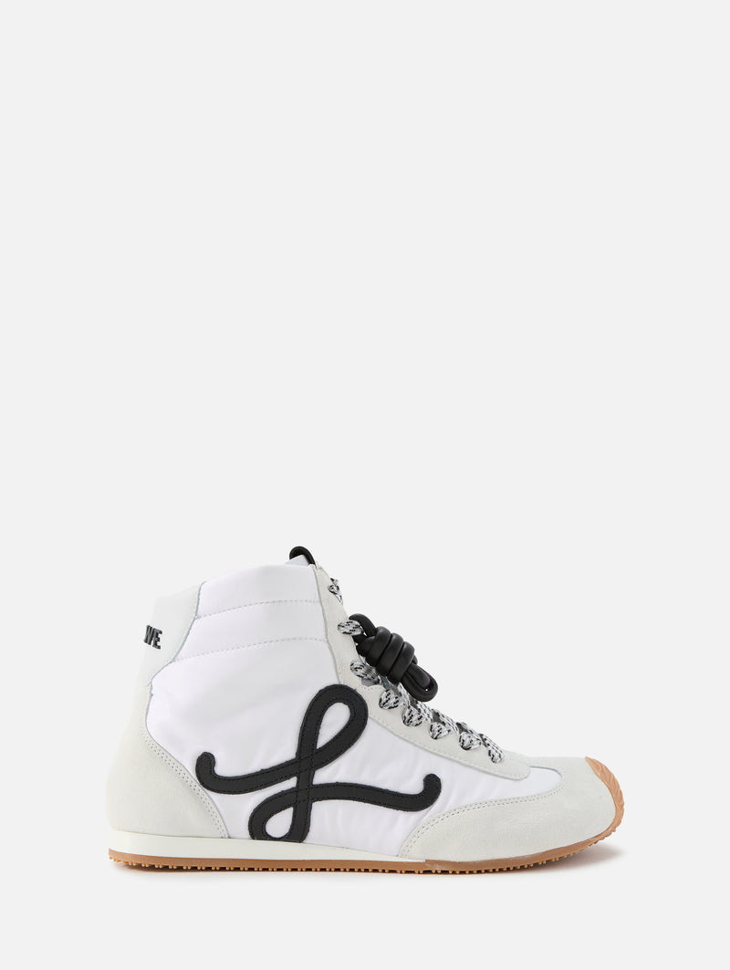 WHITE/BLACK