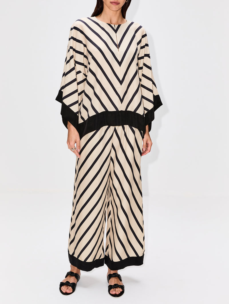 DIAGONAL STRIPE