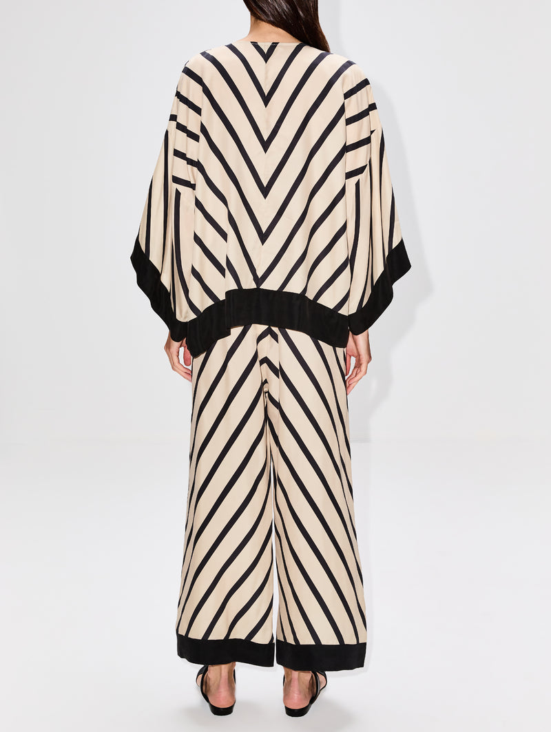 DIAGONAL STRIPE