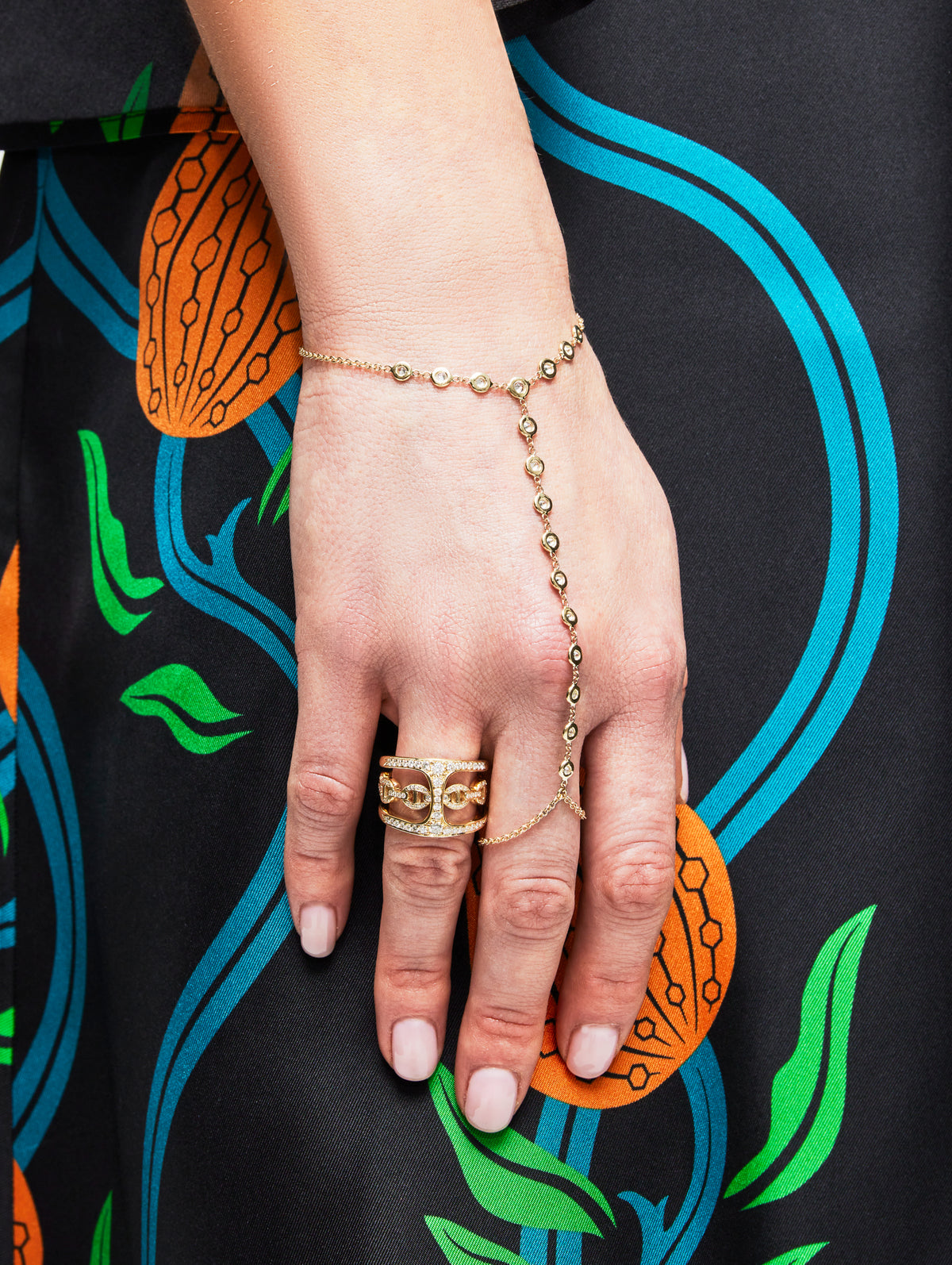 Diamond Finger Bracelet,JACQUIE AICHE,YELLOW GOLD,Image 2